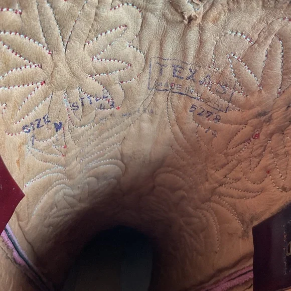 Vintage Texas Cranberry Floral Cowgirl Boots | USA Made | Patent | Women’s 7 M - Picture 3 of 16